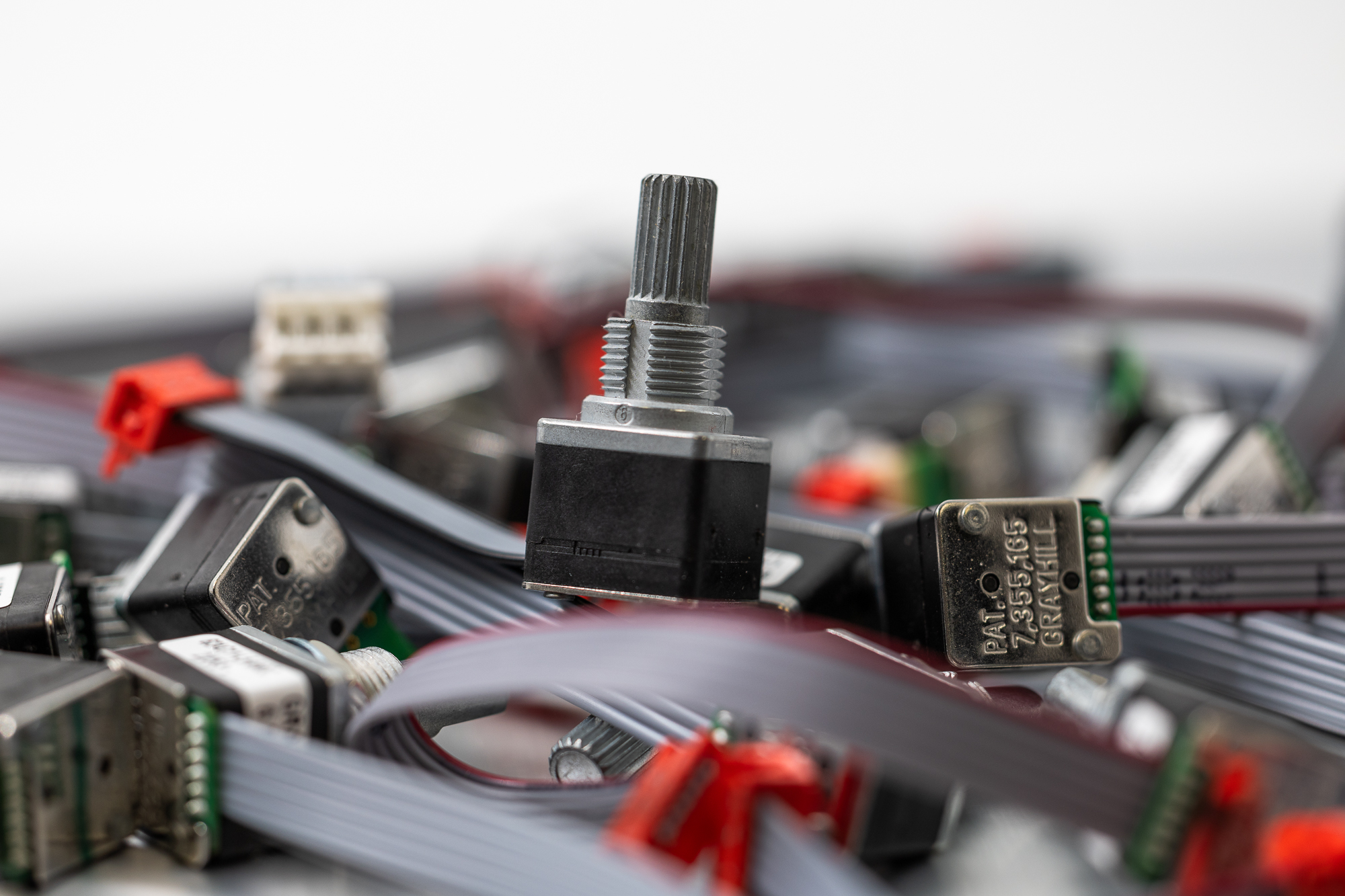 Rotary Switch vs Encoder: Key Differences Explained | Grayhill